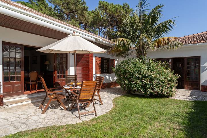 Location de vacances pour 6 personnes, avec jardin dans Colares - 4