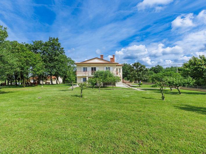 Ferienwohnung für 4 Personen, mit Garten und Terrasse