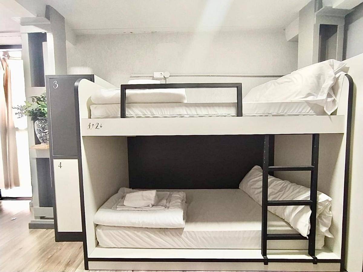 Auberge pour 46 personnes avec terrasse in Ibaiondo, Bilbao