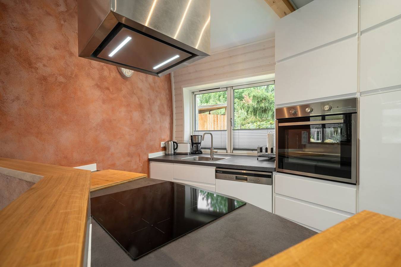 Kugelhaus Eos – Sauna, 1,5 Badezimmer, Süd-Terrasse & Garten am Tollensesee in Tollensesee, Penzlin