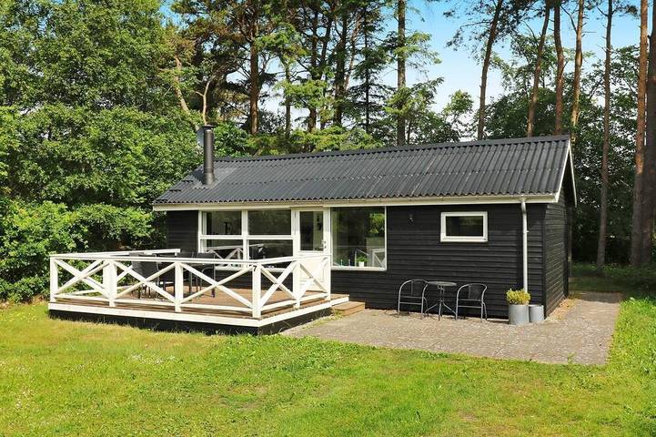 Feriehus for 4 personer, med terrasse - 1
