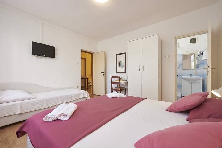 Room with air-conditioning Trogir S-13102-b in Trogir, Split-Dalmatia