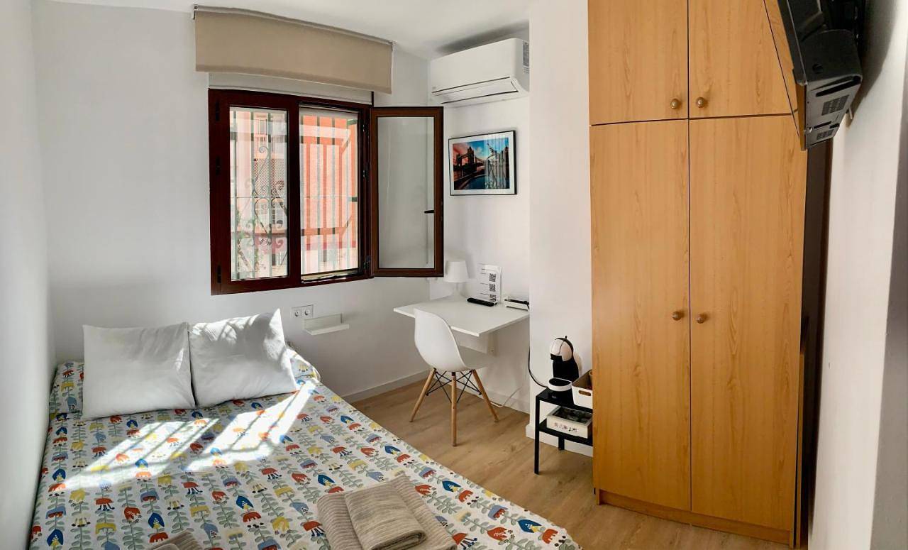 Double Room with Private Bathroom in Puerto de la Torre, Malaga