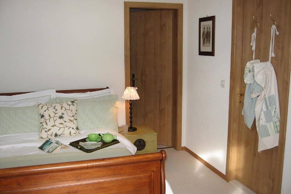 Ganze Wohnung, Luxus-Bergapartment mit warmen Indoor-Pool, Sauna & Fitnessraum in Château-d' Oex, Westalpen