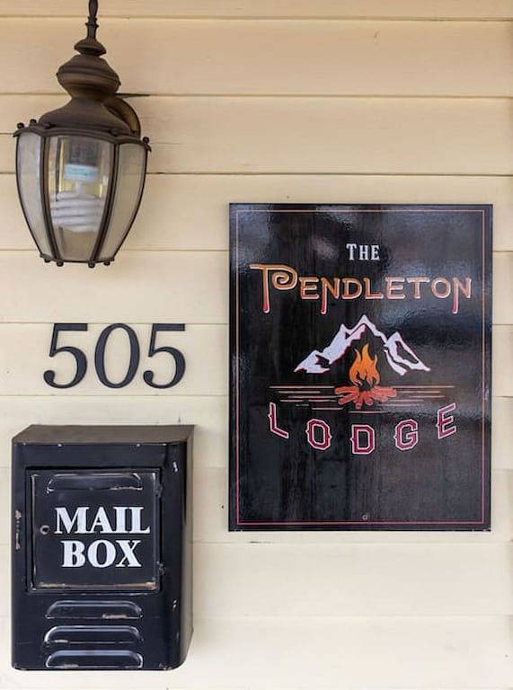 Vacation rental for 15 people, with balcony in Colorado Springs