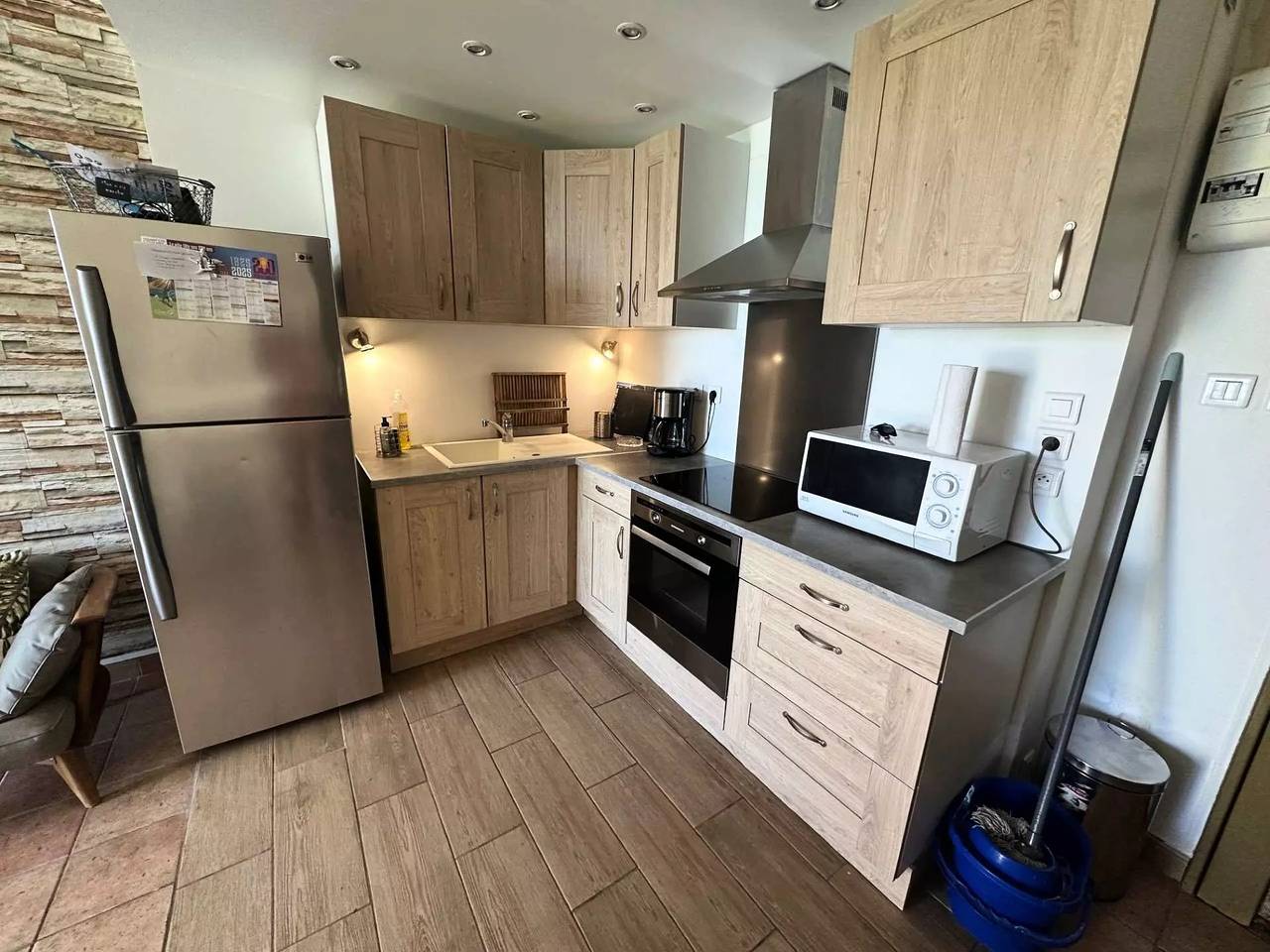 Appartement entier, Joli T2 avec jardin avec un accès direct a la mer  in Les Lecques, Saint-Cyr-sur-Mer