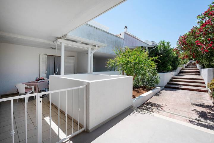Ferienwohnung für 2 Personen, mit Balkon und Garten in Monopoli