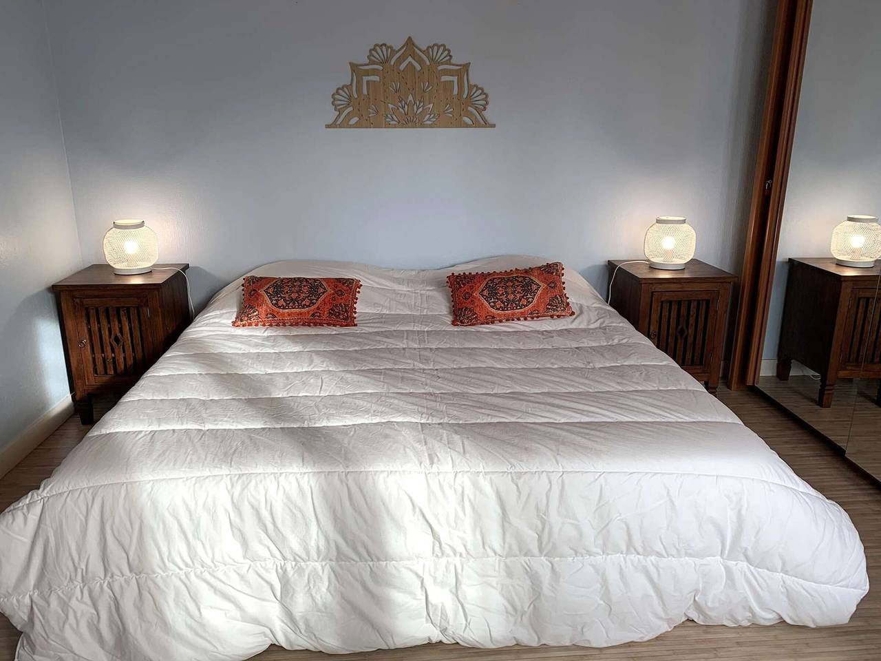 Seaside House with Wifi, Veranda, and Parking – 320m from the Beach in Trégastel in Trégastel, Pink Granite Coast