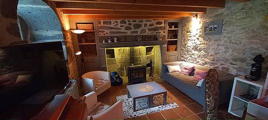 Gîte pour 4 personnes, avec jardin, animaux acceptés dans le Cantal