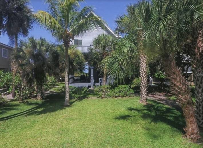 Vacation rental for 8 people, with balcony in Little Gasparilla Island