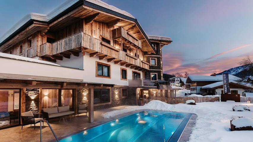 Appartement voor 3 personen, with zwembad and sauna as well as terras in Wagrain