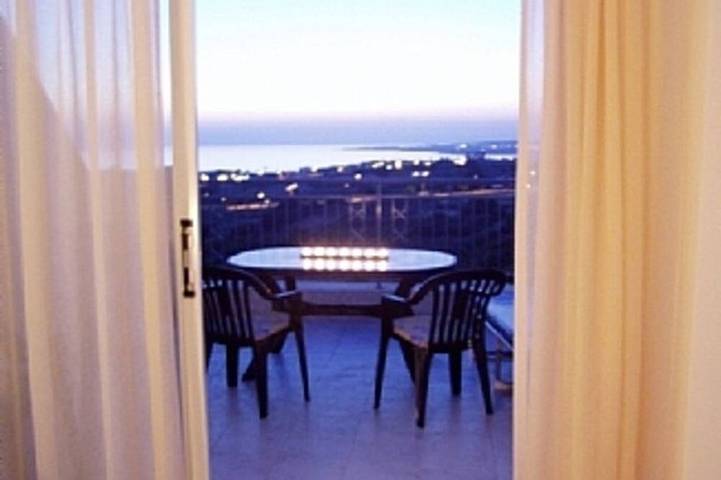 Vacation rental for 2 people, with pool and terrace in South Cyprus