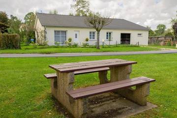 Gîte pour 6 personnes, avec jardin à Maubert-Fontaine