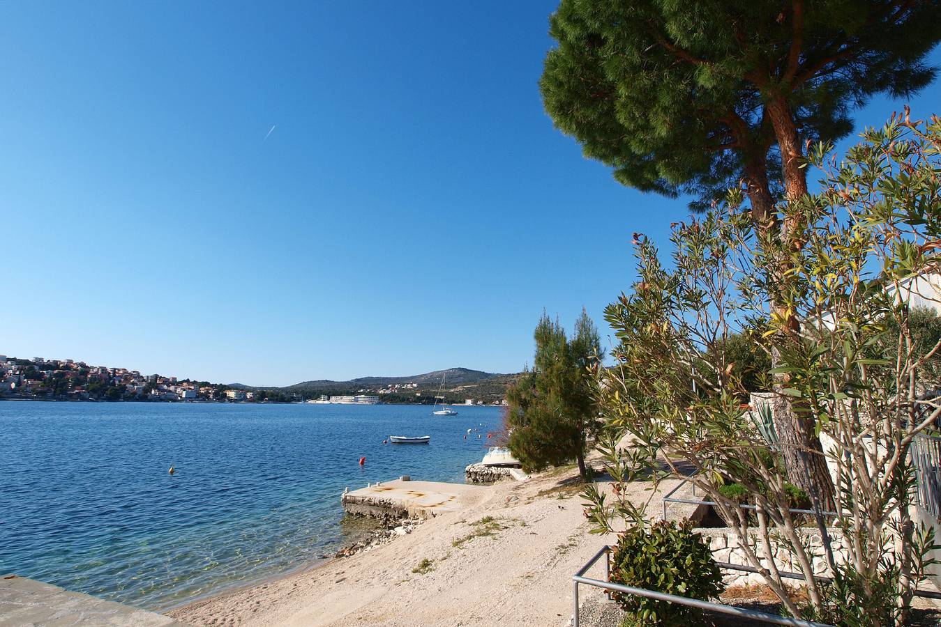 Apartamento entero, Apartments Osti in Razanj, Condado de Šibenik-Knin