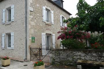 Gîte pour 4 personnes, avec jardin et terrasse à Saint-Sozy