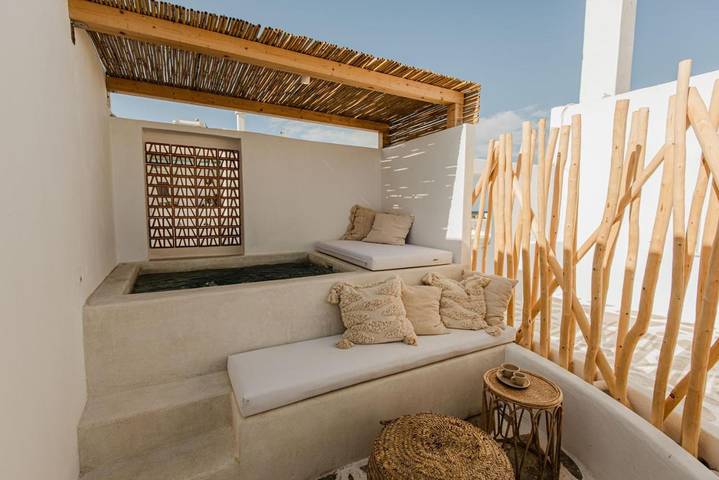 Hôtel pour 2 personnes, avec Balcon et Jacuzzi ainsi que Terrasse et Jardin