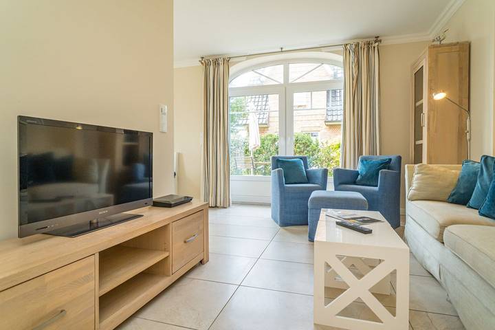 Ganze Wohnung, 4-Zimmer-Ferienwohnung für max. 5 Personen mit Terrasse u Strandkorb (saisonal). in Westerland, Sylt (Gemeinde)