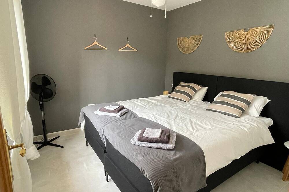 Beautiful villa with a pool, ideal for 1 or 2 families in Busot, Costa Blanca