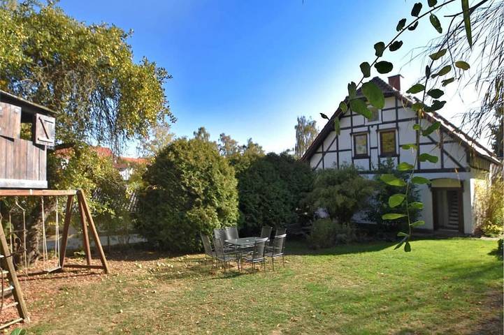 Ferienhaus für 8 Personen, mit Garten in Waldeck