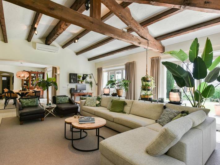 Luxuriöse Villa mit privatem Pool und Poolhaus in Mougins, Mittelmeerküste (Frankreich)