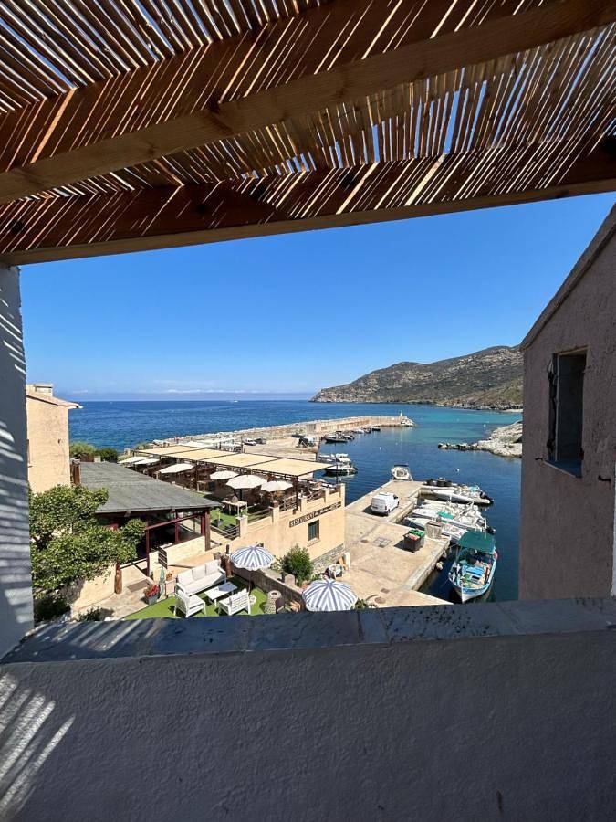 Gîte pour 4 personnes, avec vue et terrasse à Centuri