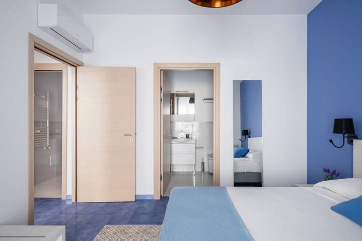 Appartement entier, Turquoise - trois-pièces au rez-de-chaussée avec terrasse vue sur la piscine in Capo d'Orlando, Province de Messina