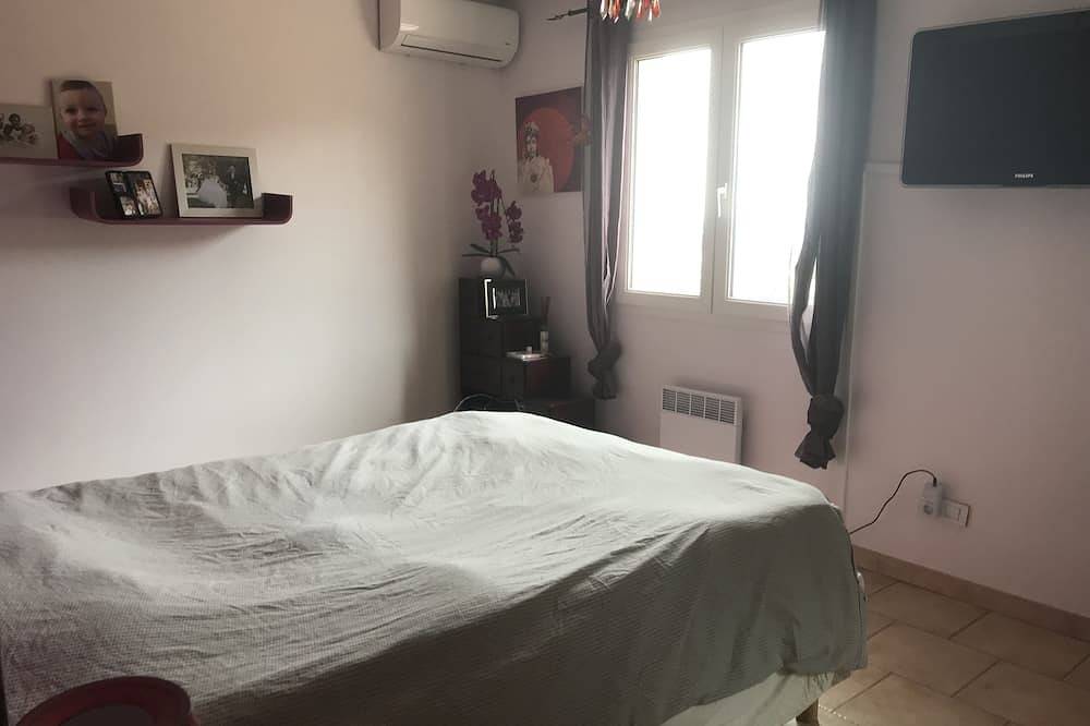 Carqueiranne Un Petit Coin De Paradis- Piscine -jeux  pour les enfants- in Carqueiranne, Région de Toulon