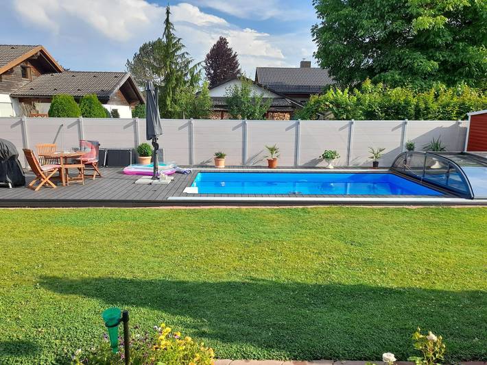 Bungalow für 4 Personen, mit Terrasse und Garten sowie Pool in Bayern