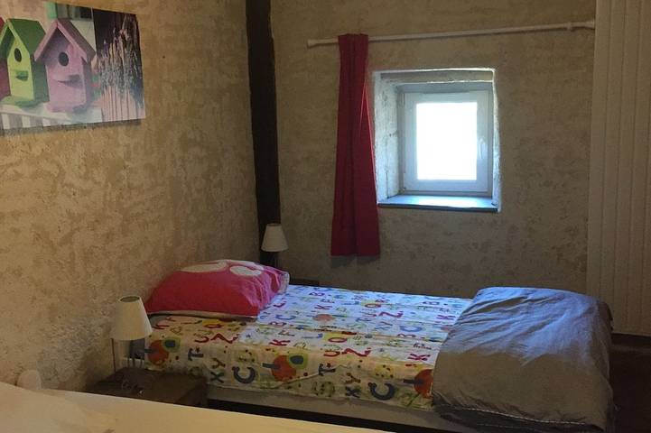 Gîte pour 6 personnes, avec terrasse ainsi que piscine et jardin à Saint-Restitut - 3