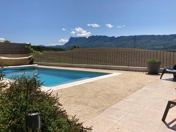 Gîte pour 4 personnes, avec piscine ainsi que terrasse et jardin à Mirabel-et-Blacons - 2