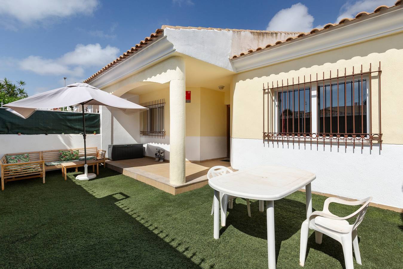 Holiday Home 'Raquelita' with Private Terrace, Wi-Fi and Air Conditioning in Los Alcázares, Costa Cálida