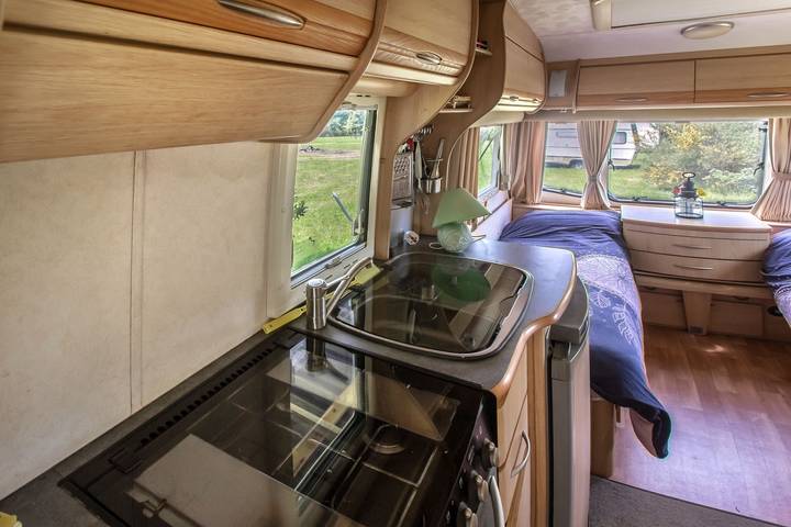 Caravane pour 4 personnes, avec jardin et vue sur le lac dans Haute-Vienne - 3