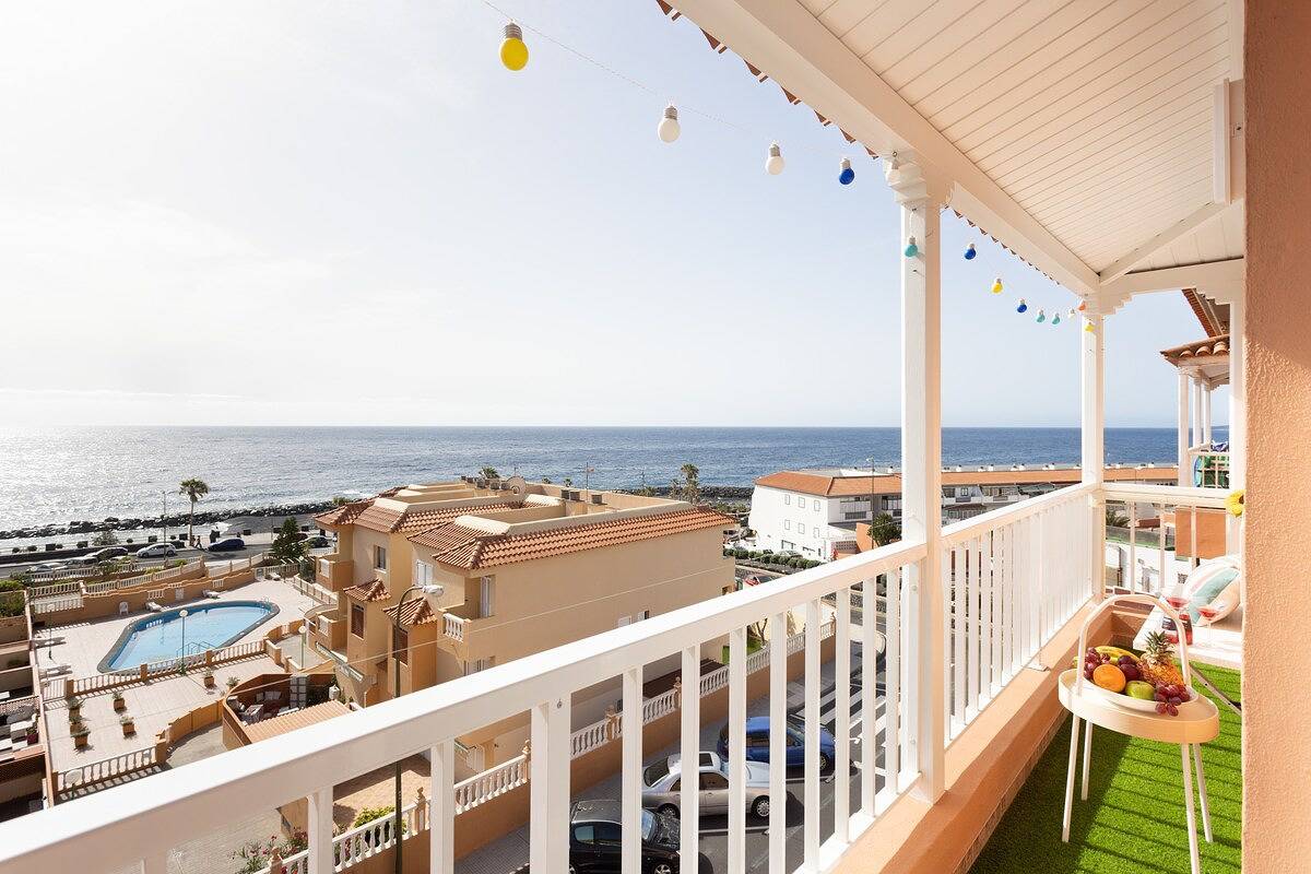 Entire apartment, Home2Book Sunny & Quiet Beach House, Pool in Las Caletillas, Candelaria