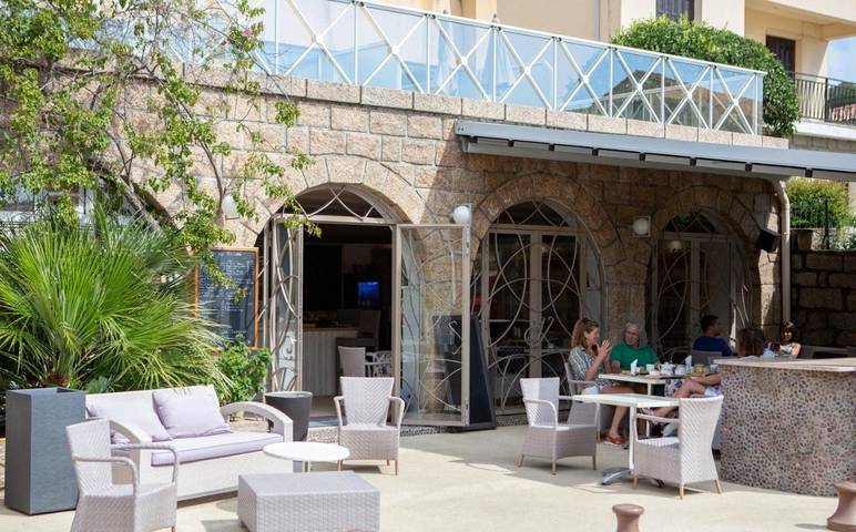 Hotel para 2 personas, con terraza y jardín - 1
