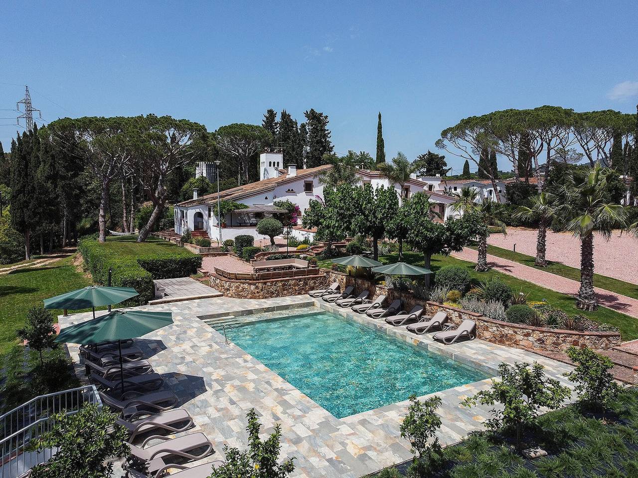 Villa 'Masia Luxmarspa' avec vue sur la montagne, Wi-Fi et climatisation in Tordera, Costa del Maresme