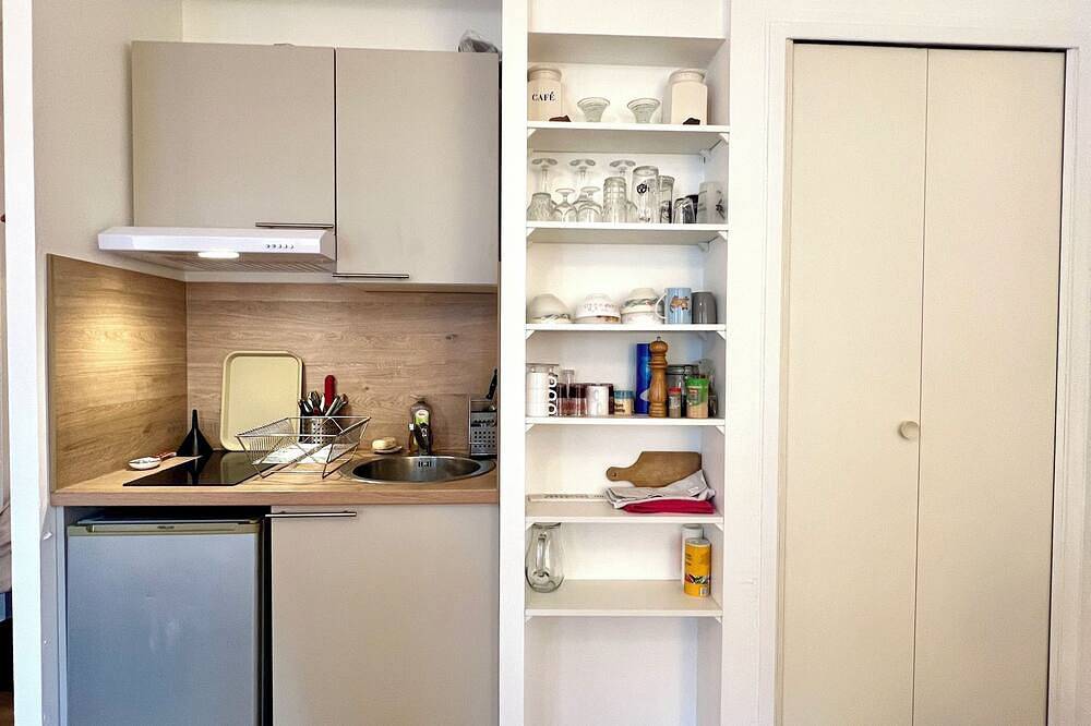 Entire apartment, Downtown studio apartment in Saint-Girons, Parc naturel régional des Pyrénées ariégeoises