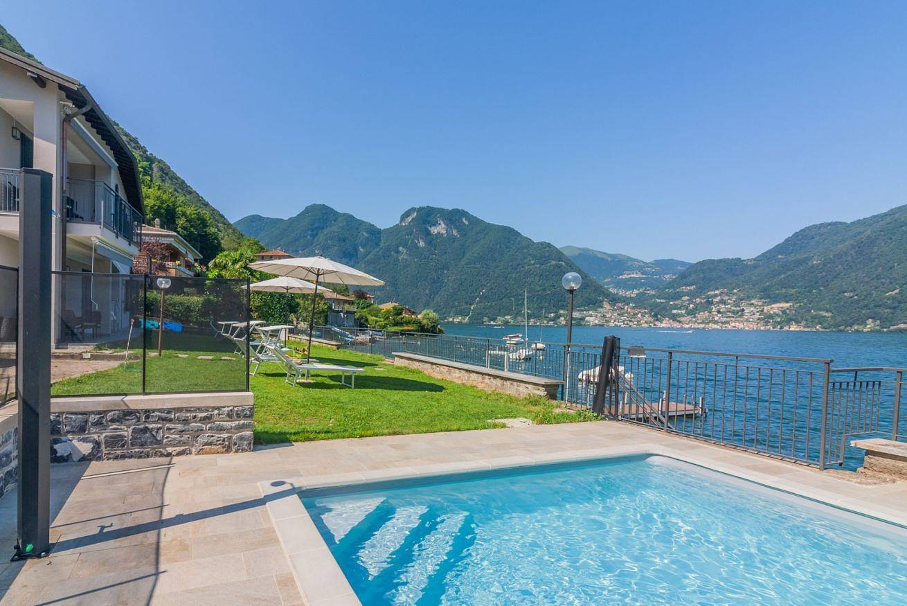 Ganze Wohnung, Ferienwohnung für 2 Personen mit Garten in Carvagnana (Lezzeno), Lezzeno