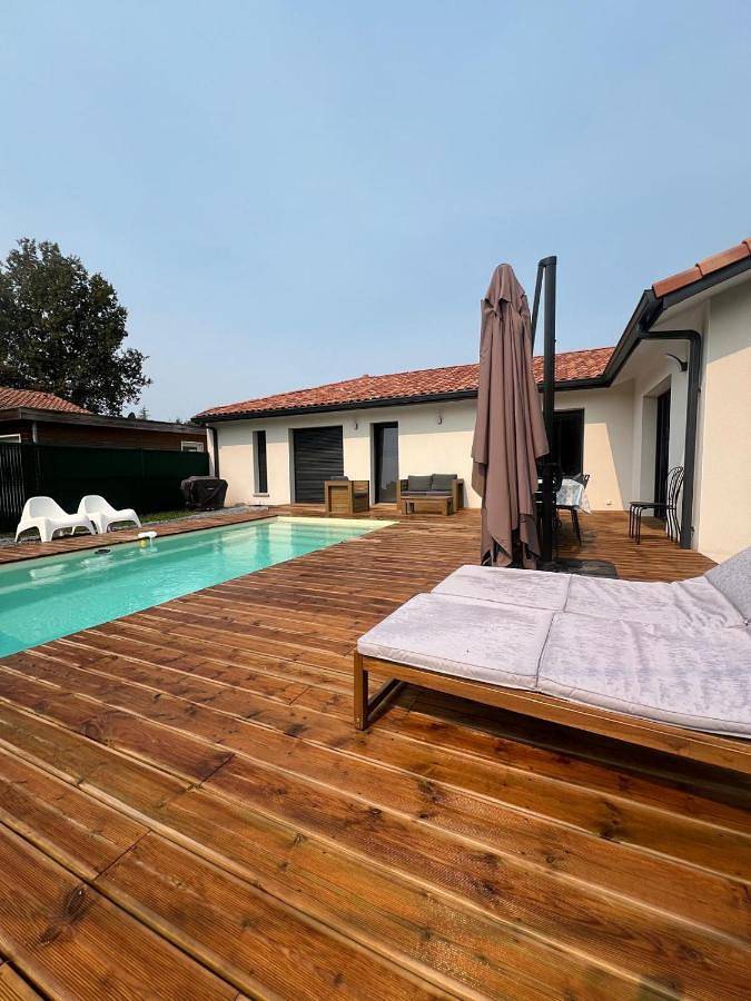 Location de vacances pour 10 personnes, avec vue ainsi que jardin et piscine à Magescq - 2