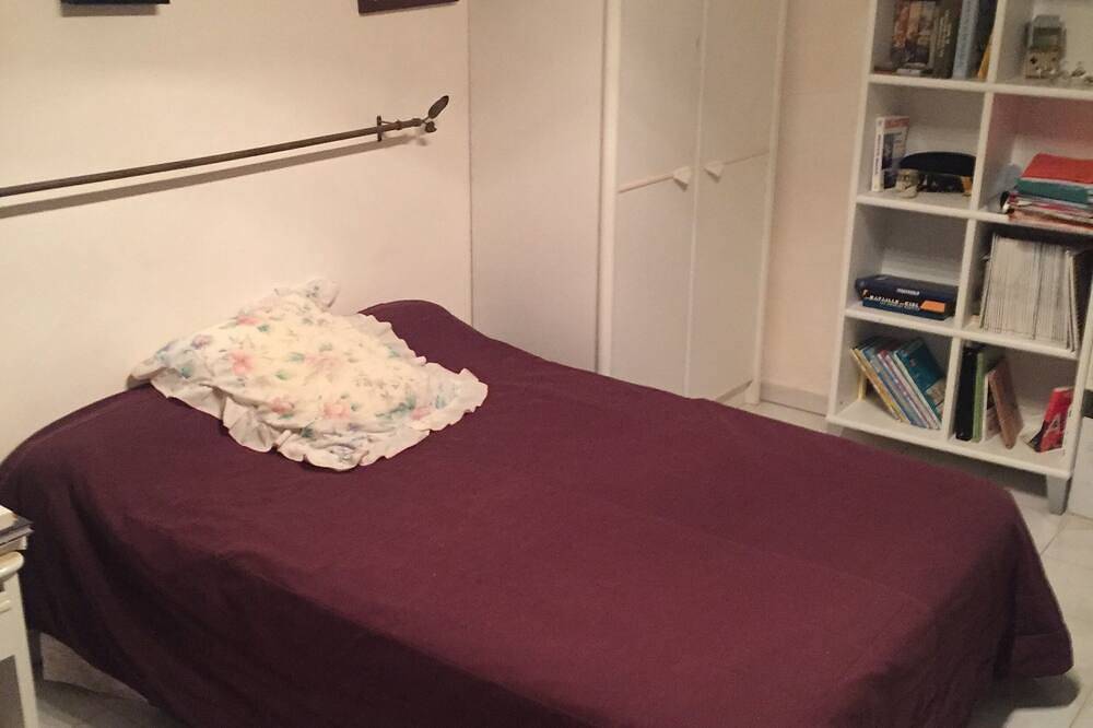 Mas provençal en pierre in Uzès, Nimes region