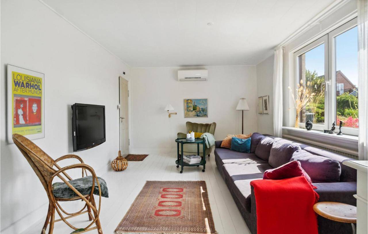 Three-Bedroom Holiday Home in Fejø, Svenske Østersøen