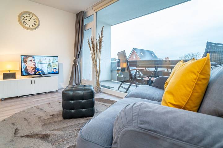 Ganze Wohnung, 1-Zimmer-Ferienwohnung mit Balkon und Parkplatz. - nur 450m bis zum Strand! in Westerland, Sylt (Gemeinde)