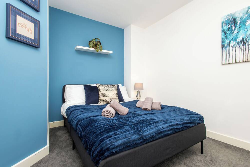 Entire apartment, Wakefield Westgate Station/ 2 Bed 2 Bath/ Parking & Wifi in Wakefield, West Yorkshire