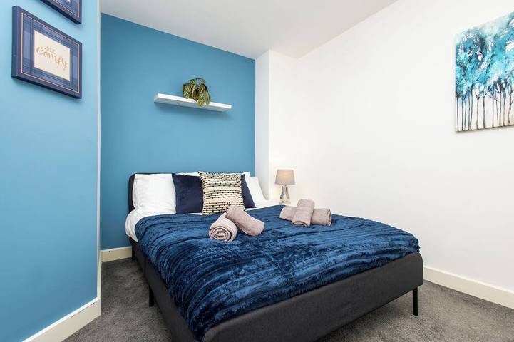 Ganze Wohnung, Wakefield Westgate Station/ 2 Bed 2 Bath/ Parking & WiFi in Wakefield, Westliches Yorkshire