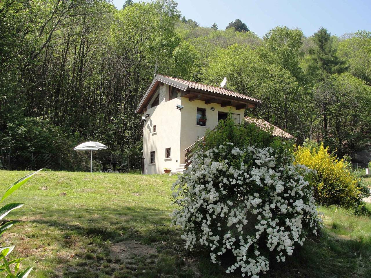 Ferienhaus mit Garten  in Boleto (Madonna del Sasso), Madonna del Sasso