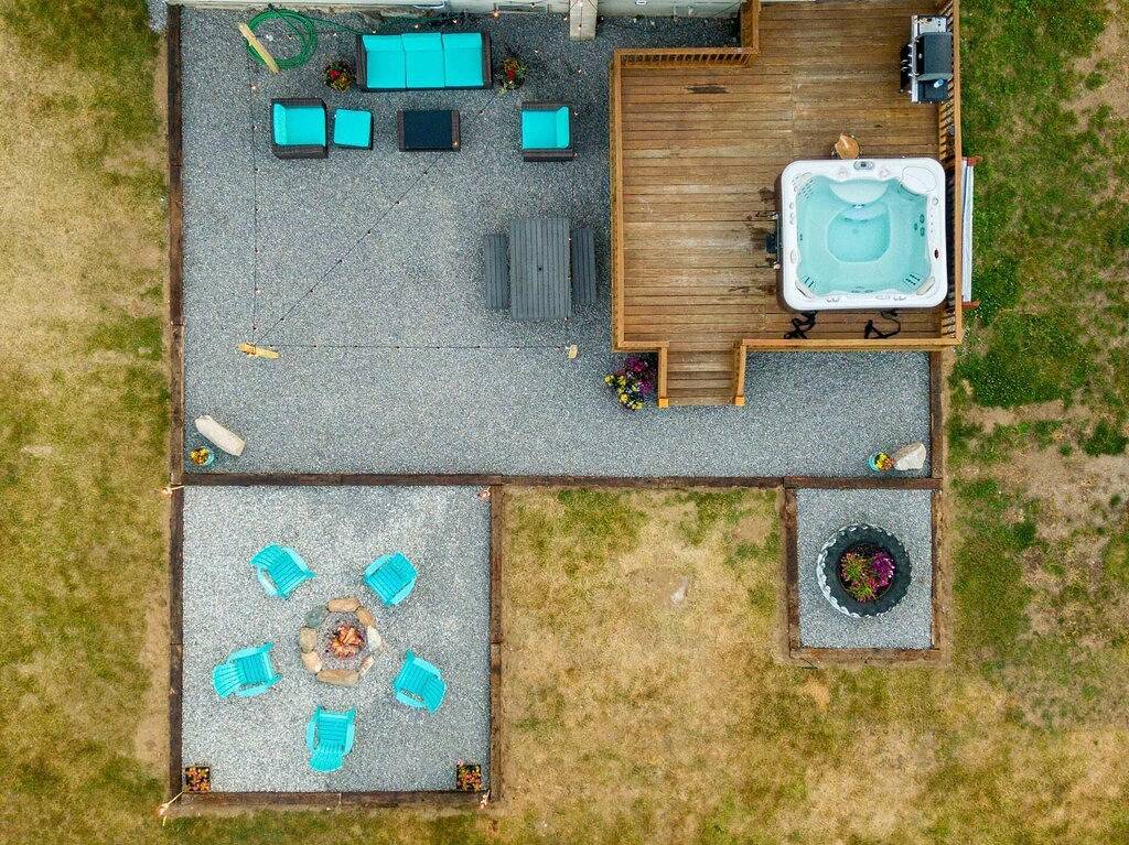 Charming Farm House- Game Room & Hot Tub, Fire Pit in Newry, Sunday River