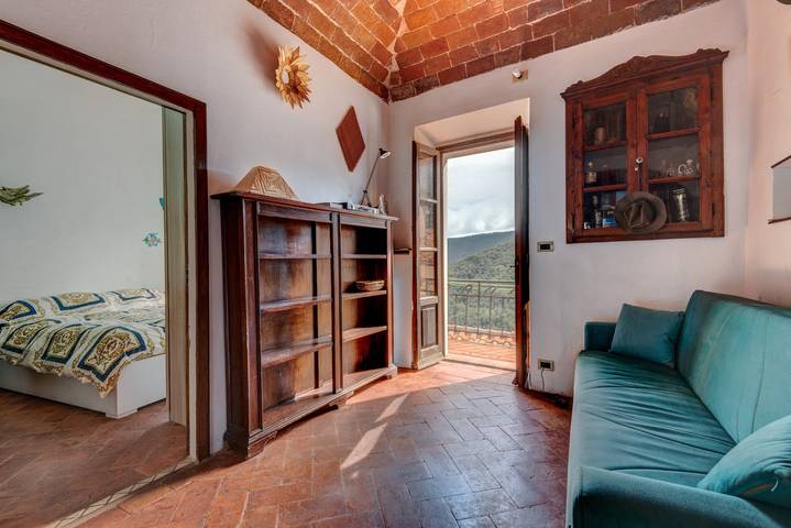 Appartement entier, Appartement 'Nadine - Deux pièces au centre' avec balcon et climatisation in Marciana, Archipel toscan