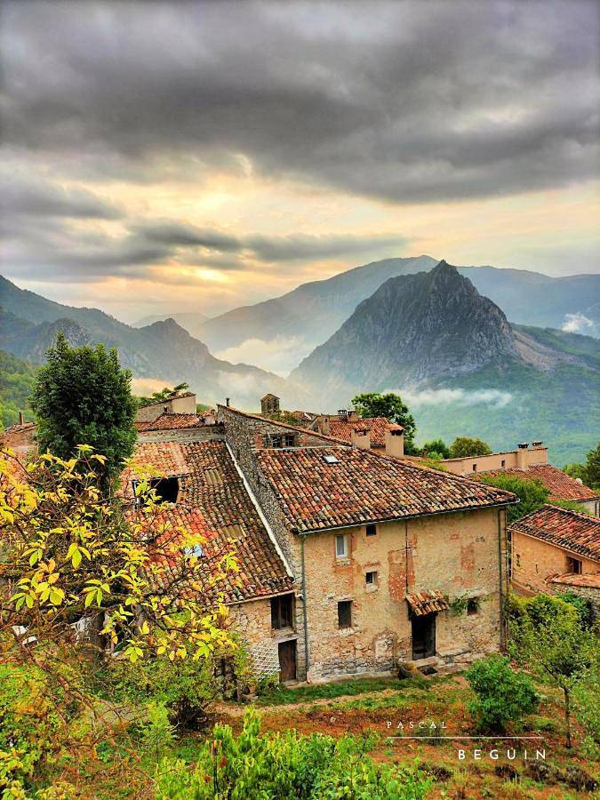 Maison d’hôte pour 2 personnes, avec jardin et vue à Castellane - 2