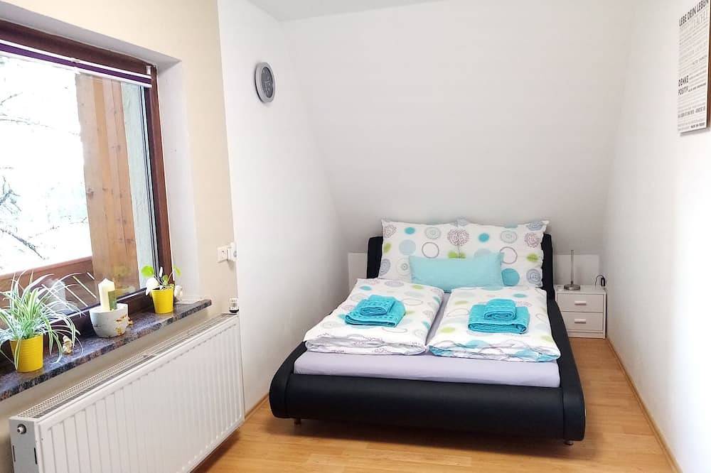 Ganze Wohnung, Gemütliches Ferienhaus (125qm) mit Balkon und Garten in Hohenberg an der Eger, Landkreis Wunsiedel im Fichtelgebirge