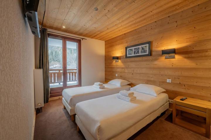 Entire apartment, L'Ours Bleu C11 Ski-In at Vallorcine| Shared Pool, Gym & Wellness in Vallorcine, Massif du Mont-Blanc