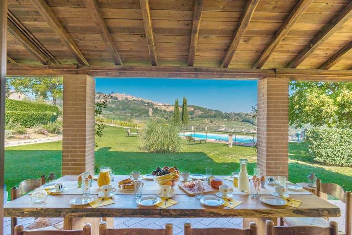 Chambre d’hôte pour 2 personnes, avec Terrasse et Jacuzzi ainsi que Jardin et Piscine à Montepulciano
